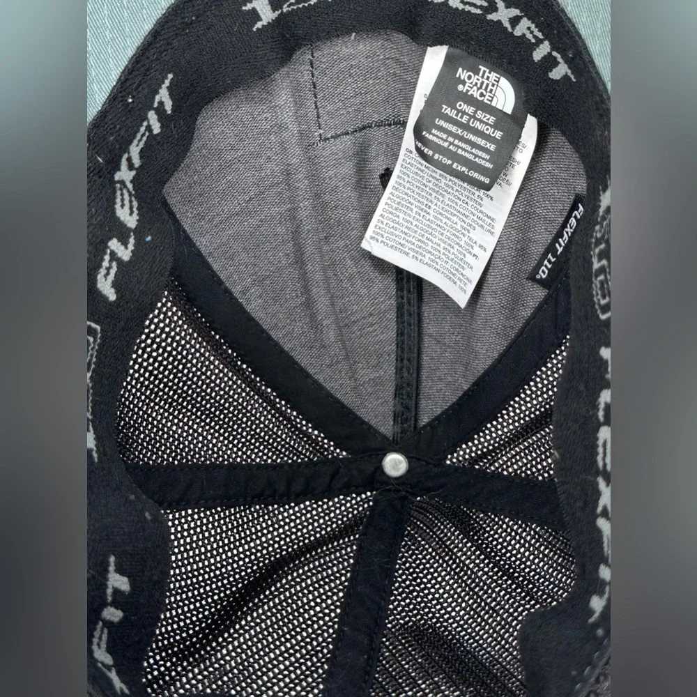 The North Face Truckers Cap Slightly‎ Distressed